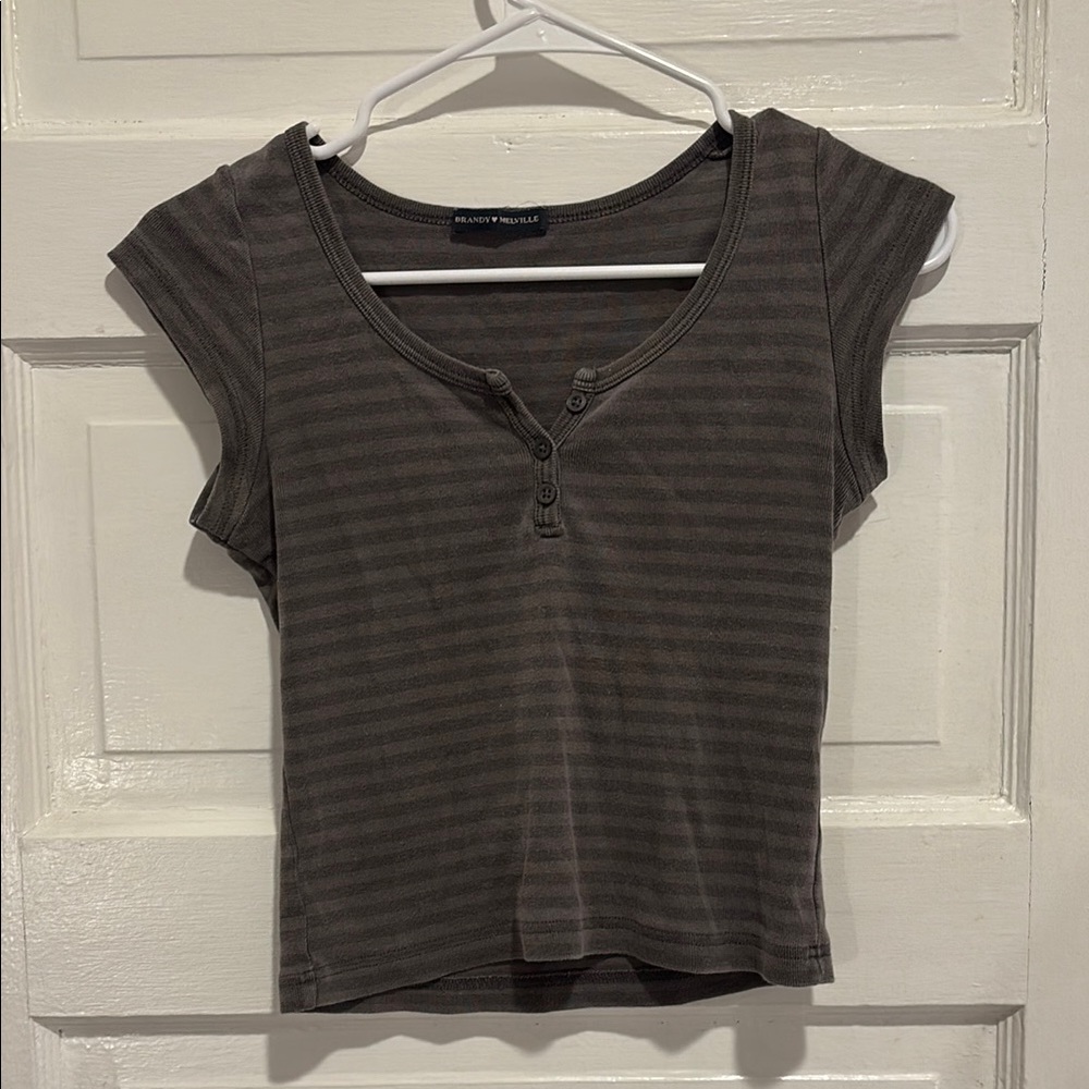 Gray V-neck Cap Sleeve Crop Fitted T-shirt